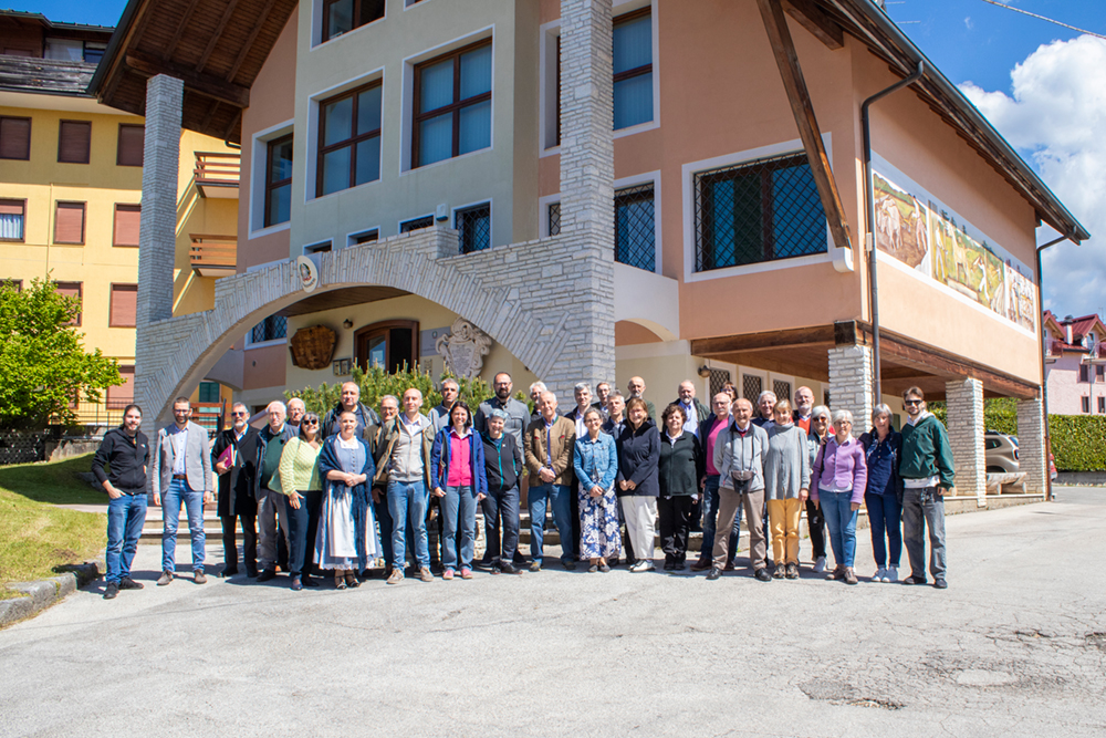 Foto di gruppo assemblea